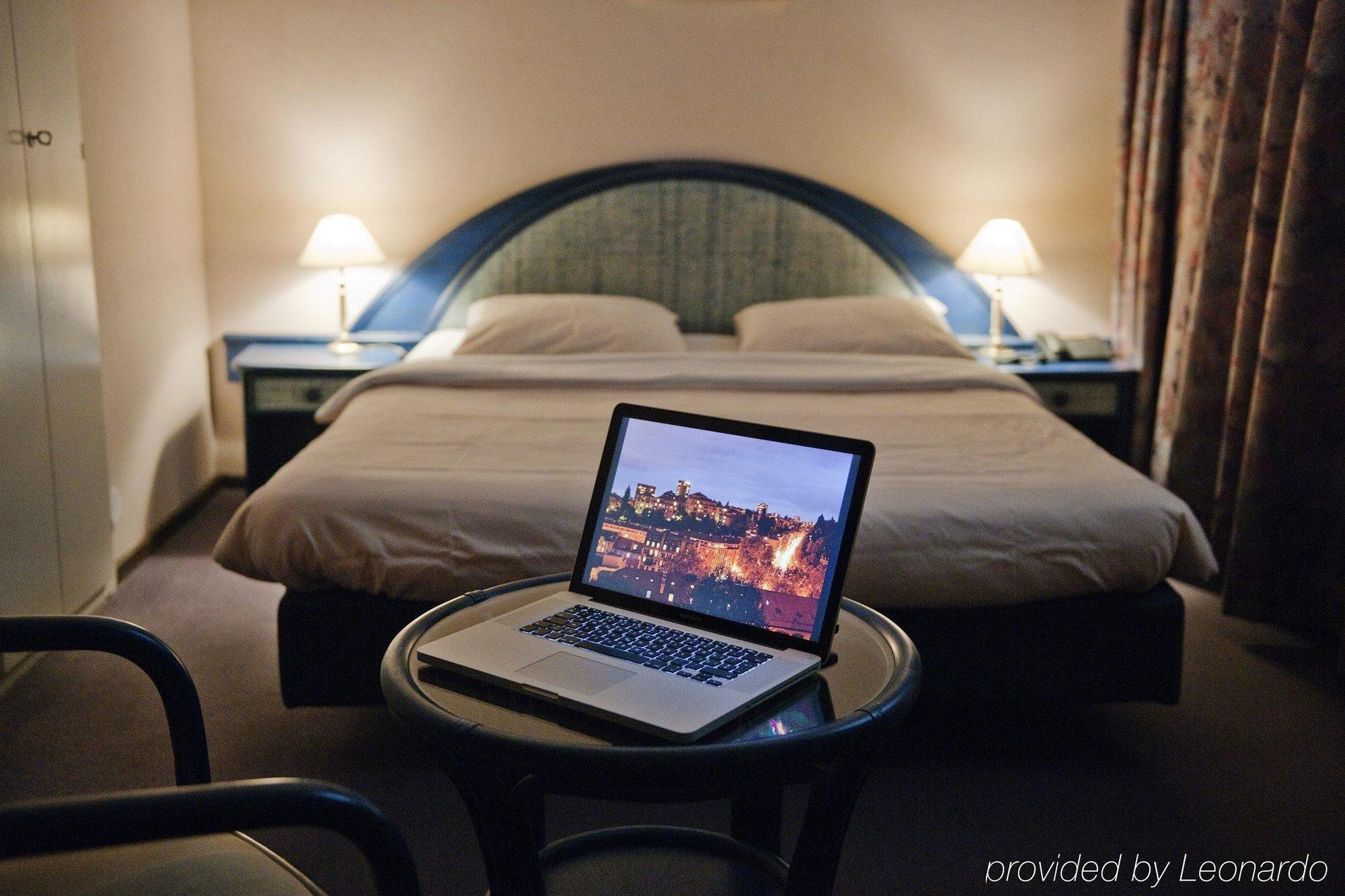 Hotel Crystal 3*