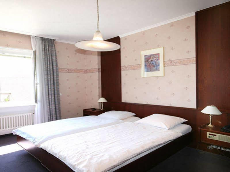 Crystal Hotel 3*
